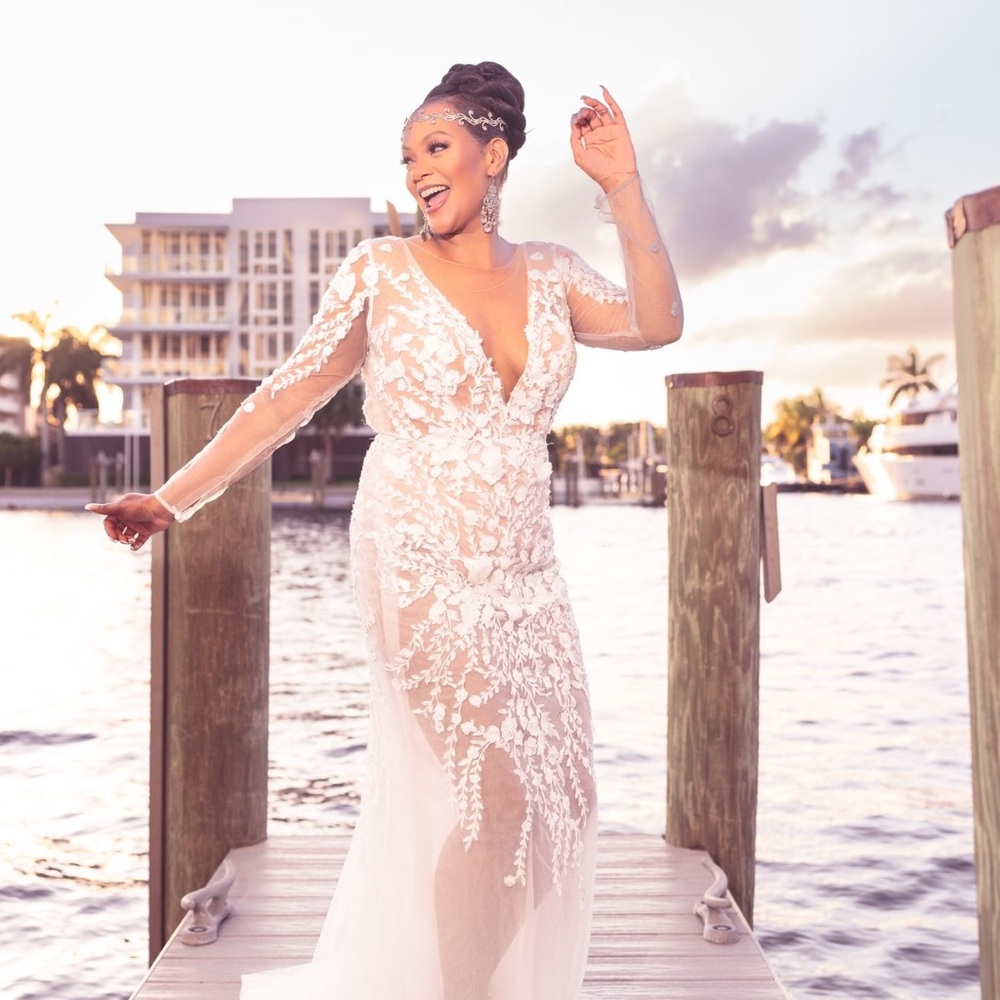 Fun, Sexy, Elegant Wedding Dress